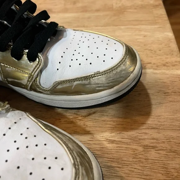 Size 9.5 - Jordan 1 Mid SE Metallic Gold 2020, Worn Nike Sneakers Shoes Rare - Picture 3 of 8